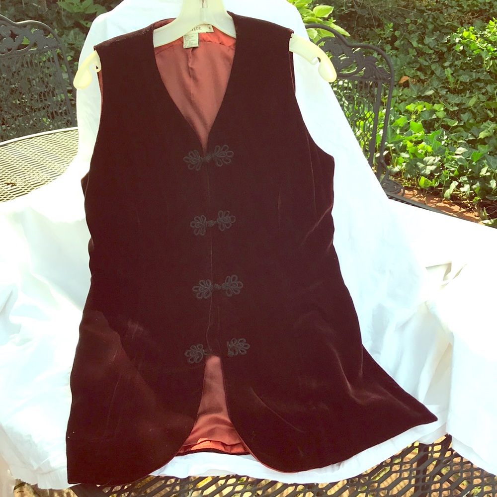 Ladies silk blend sleeveless tunic vest.